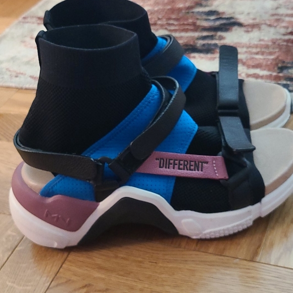 Marc Nason Los Angeles - Picture 2 of 3